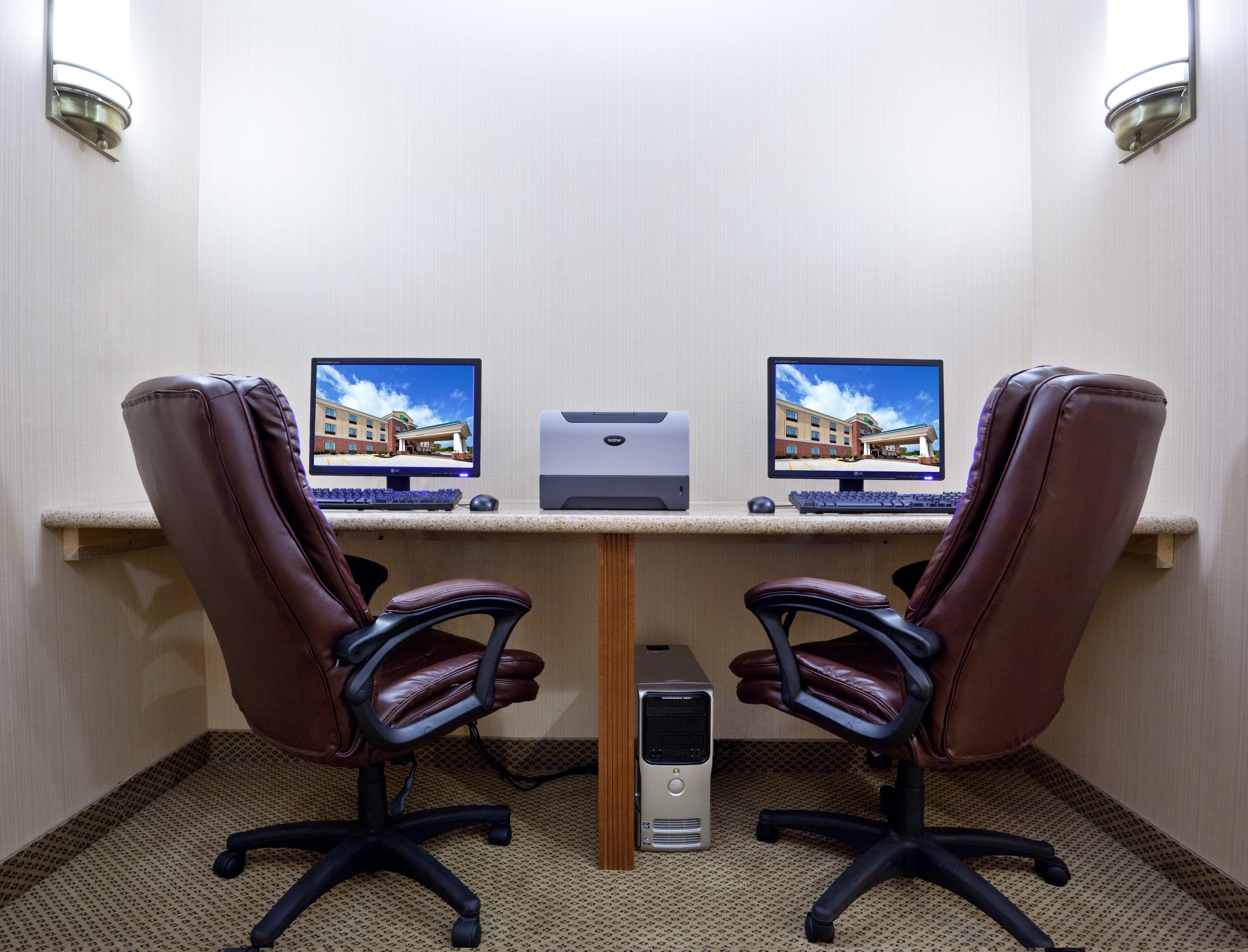 Holiday Inn Express Hotel & Suites Tipp City By Ihg Buitenkant foto