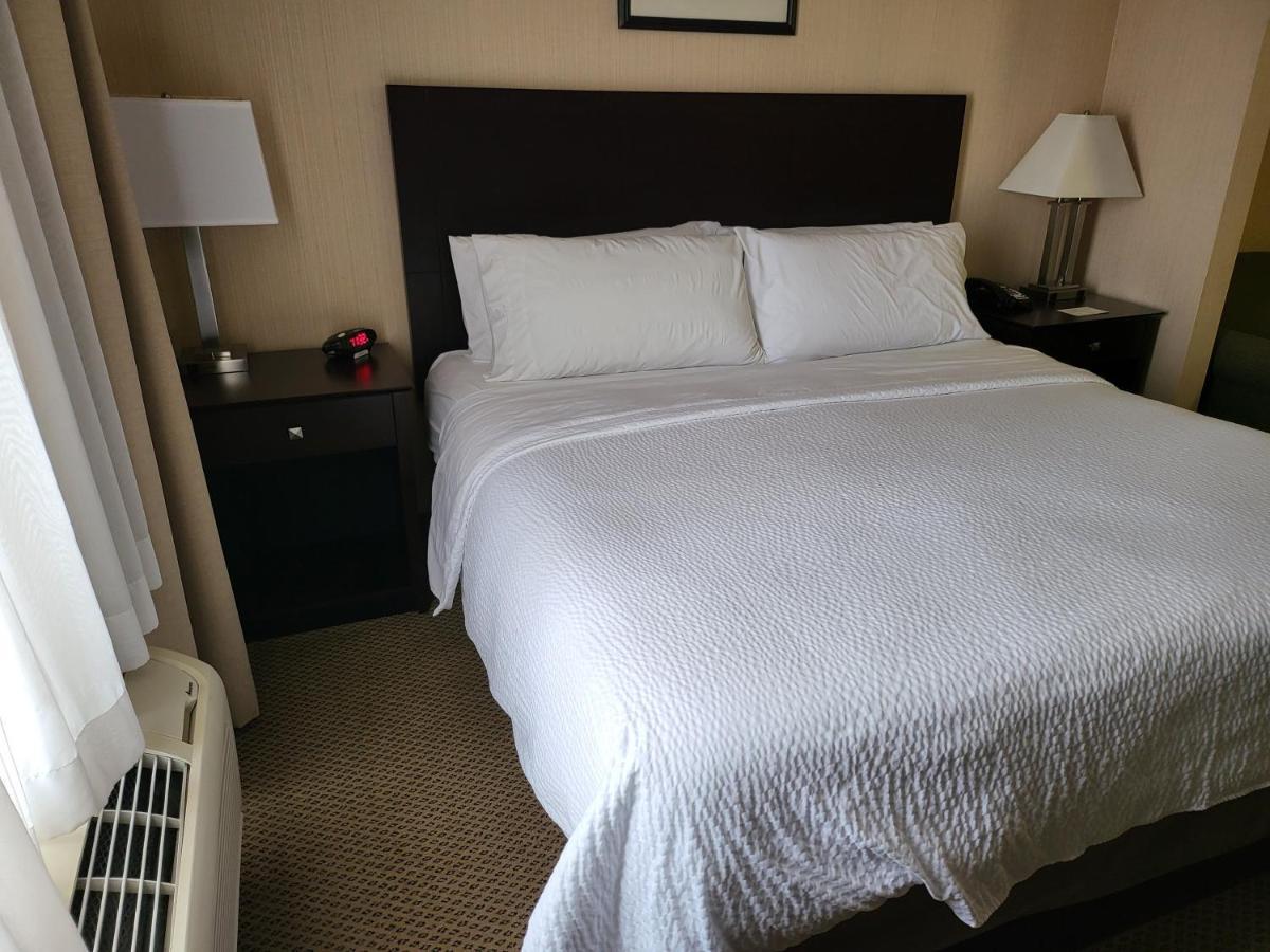 Holiday Inn Express Hotel & Suites Tipp City By Ihg Buitenkant foto