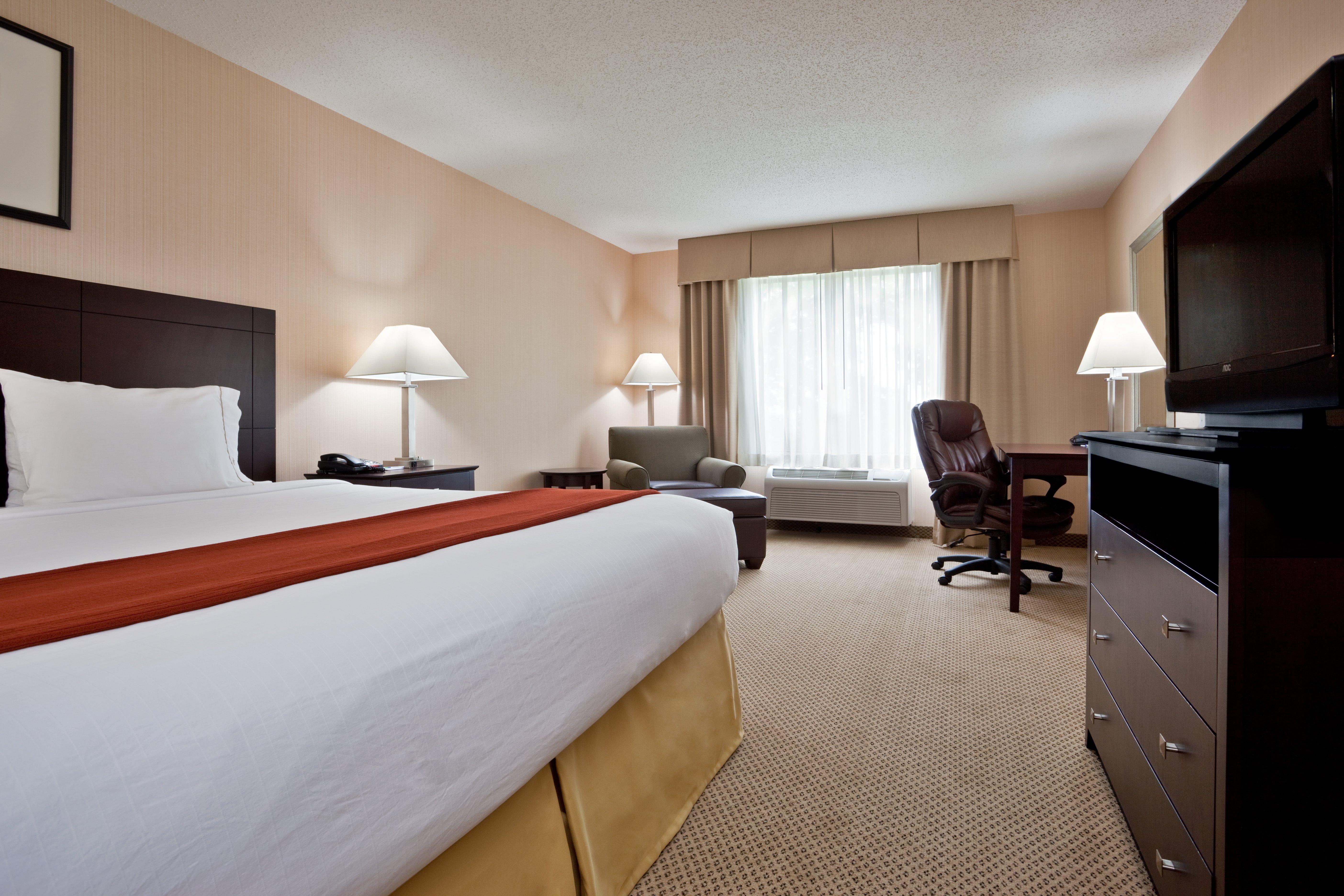 Holiday Inn Express Hotel & Suites Tipp City By Ihg Buitenkant foto