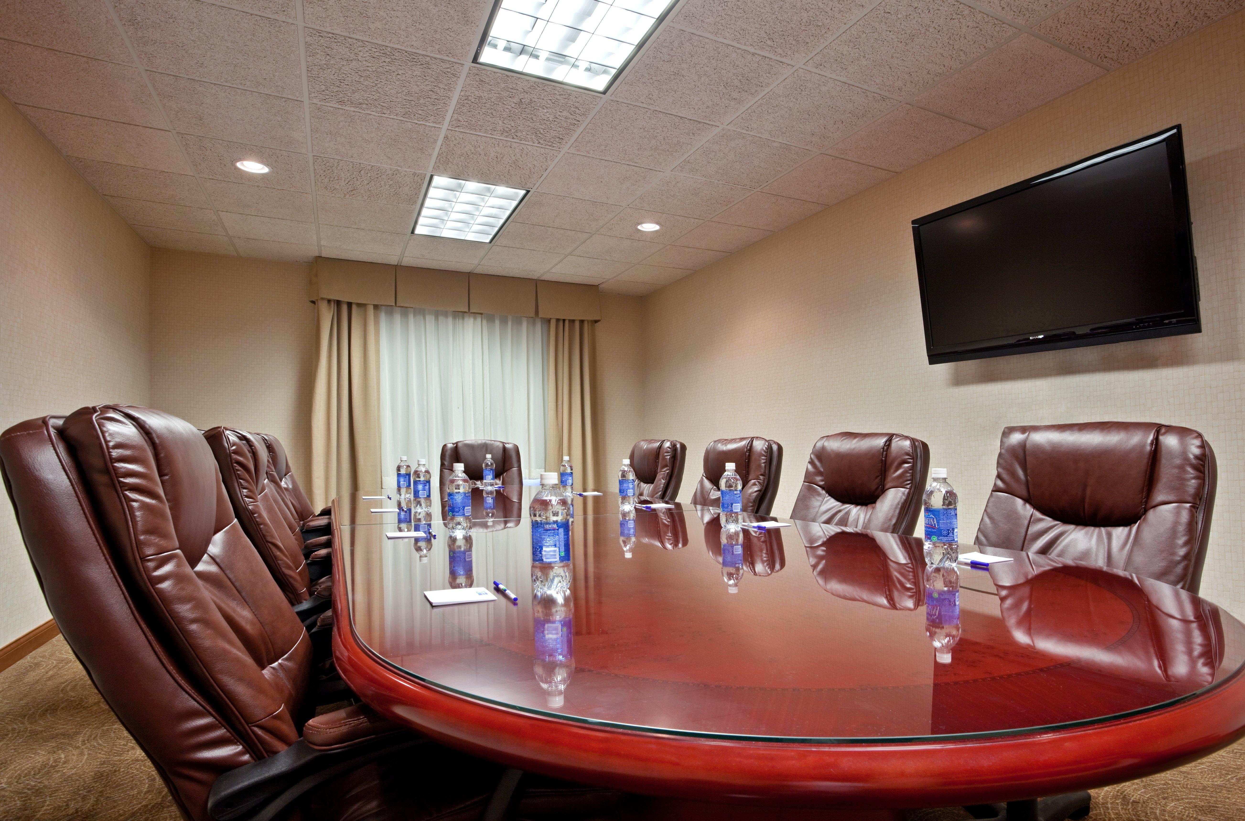 Holiday Inn Express Hotel & Suites Tipp City By Ihg Buitenkant foto