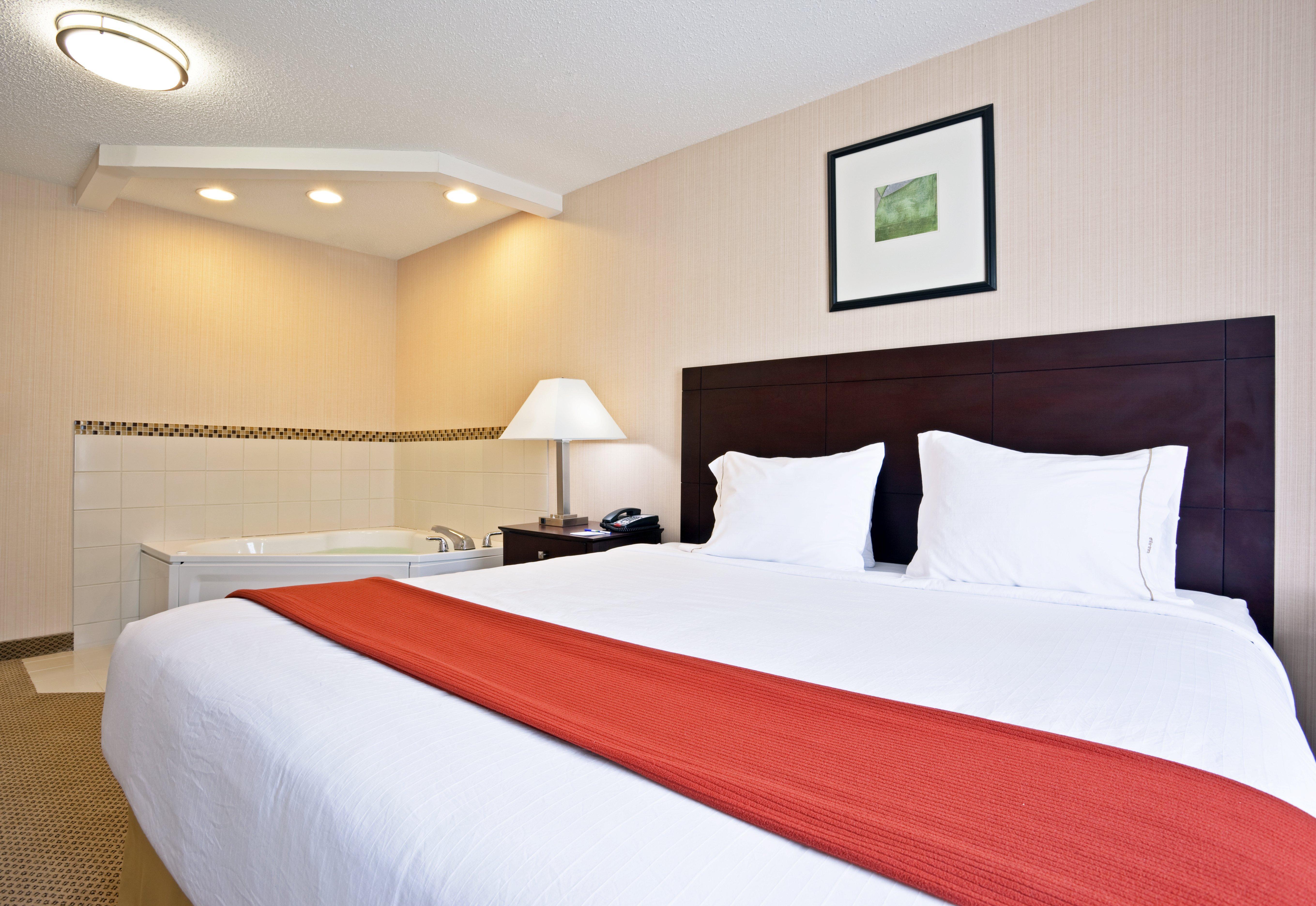 Holiday Inn Express Hotel & Suites Tipp City By Ihg Buitenkant foto
