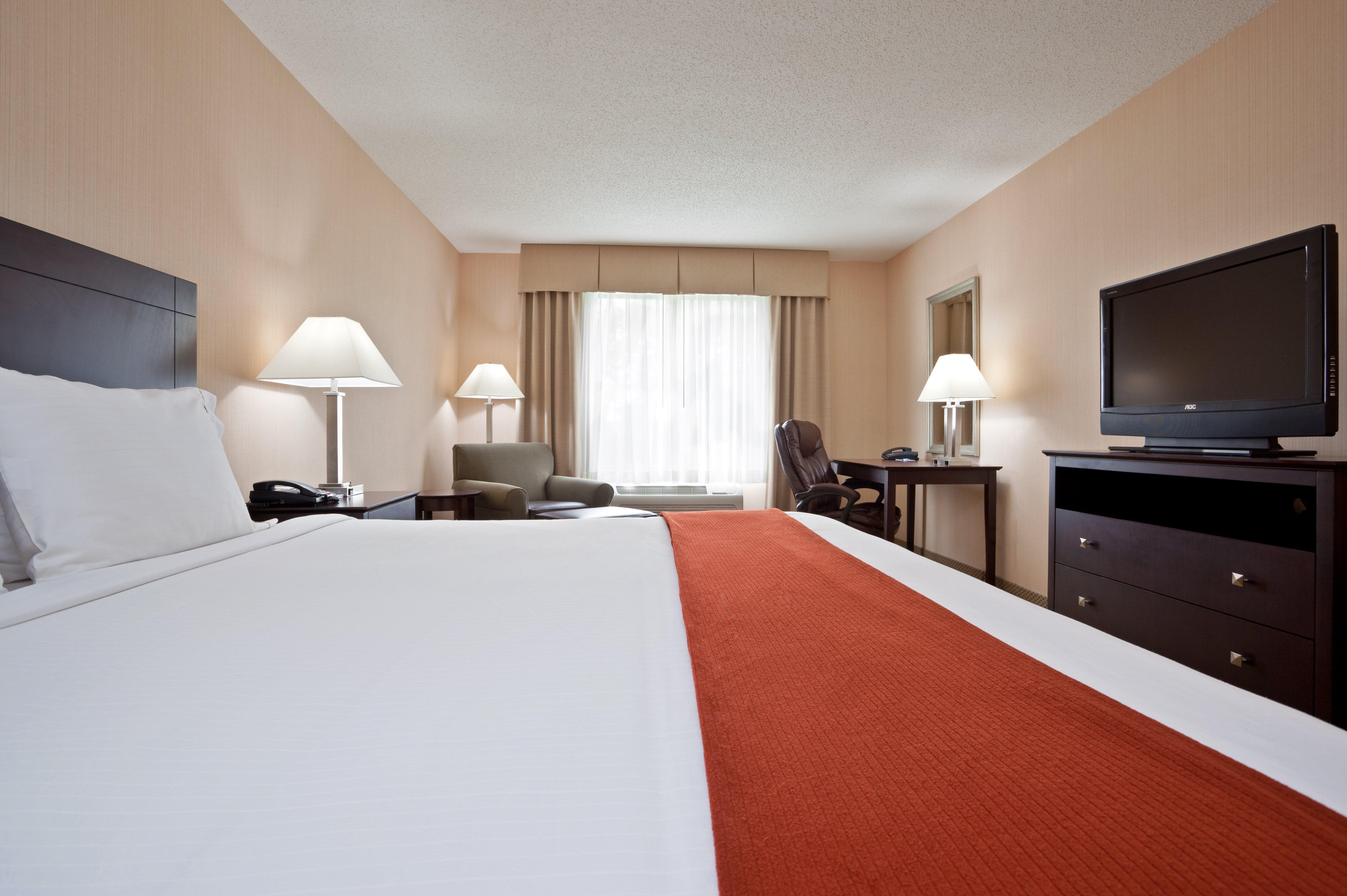Holiday Inn Express Hotel & Suites Tipp City By Ihg Buitenkant foto