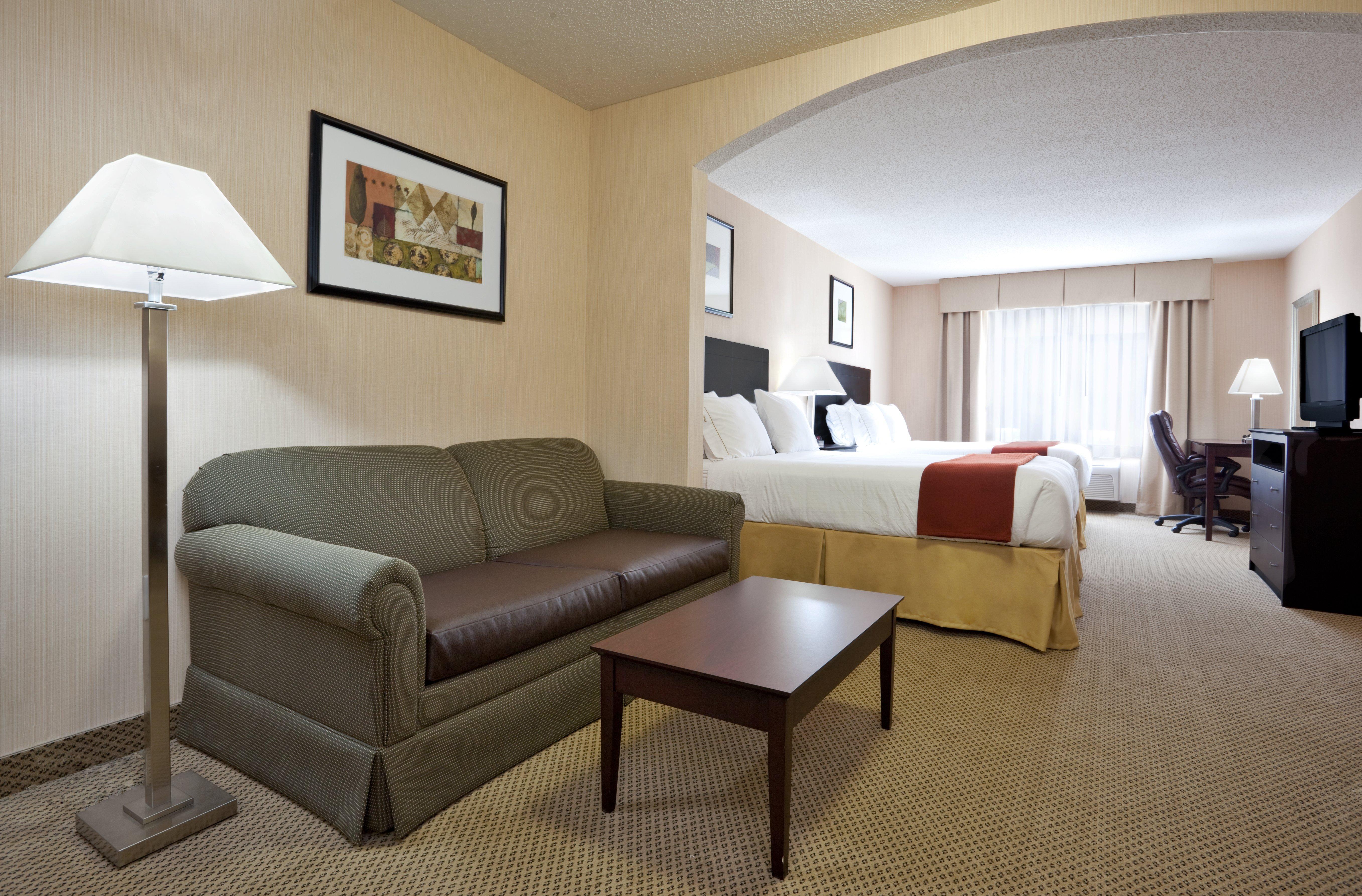 Holiday Inn Express Hotel & Suites Tipp City By Ihg Buitenkant foto