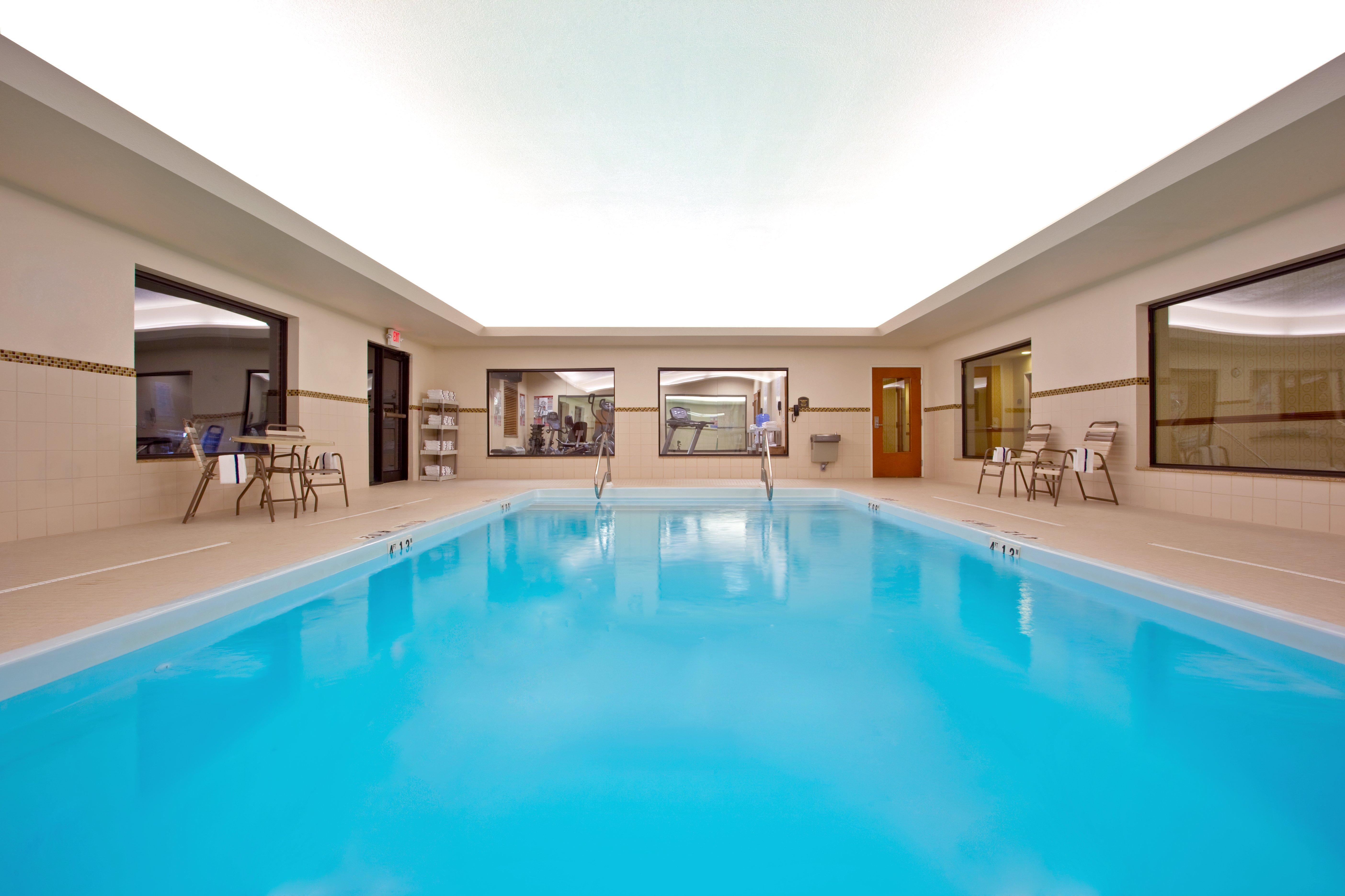 Holiday Inn Express Hotel & Suites Tipp City By Ihg Buitenkant foto